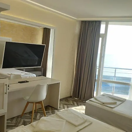 Sea View Triple S B 아파트