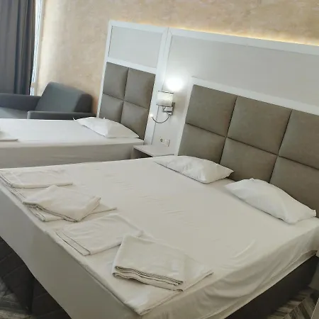 Sea View Triple S B شقة *