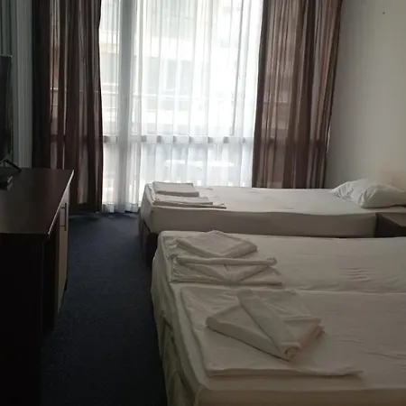 Sea View Triple S B بوموري